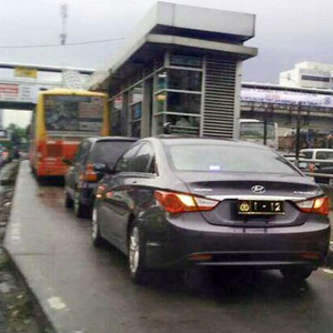 Kendaraan Pribadi Masih Gampang Masuk Busway